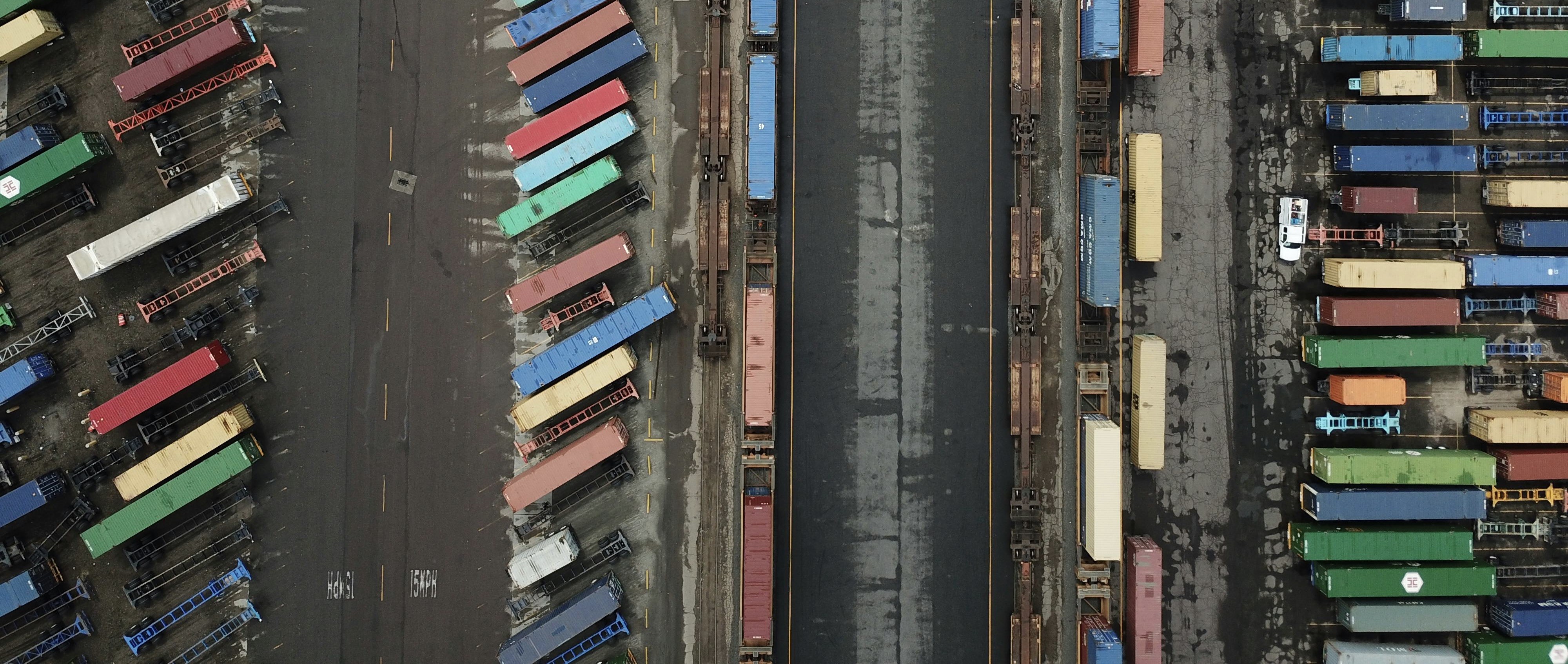 Luftbild eines Logistikdepots